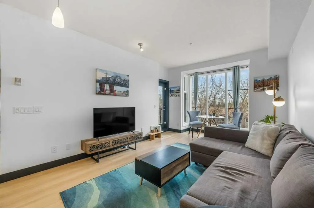 2307 14 Street SW Calgary AB T2T 3T5