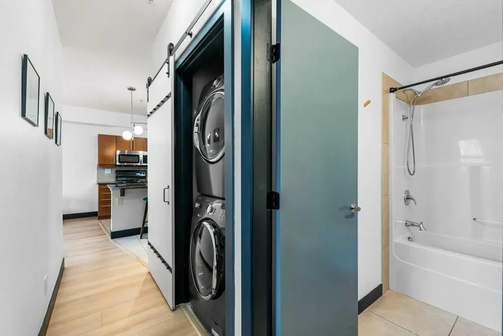 2307 14 Street SW Calgary AB T2T 3T5