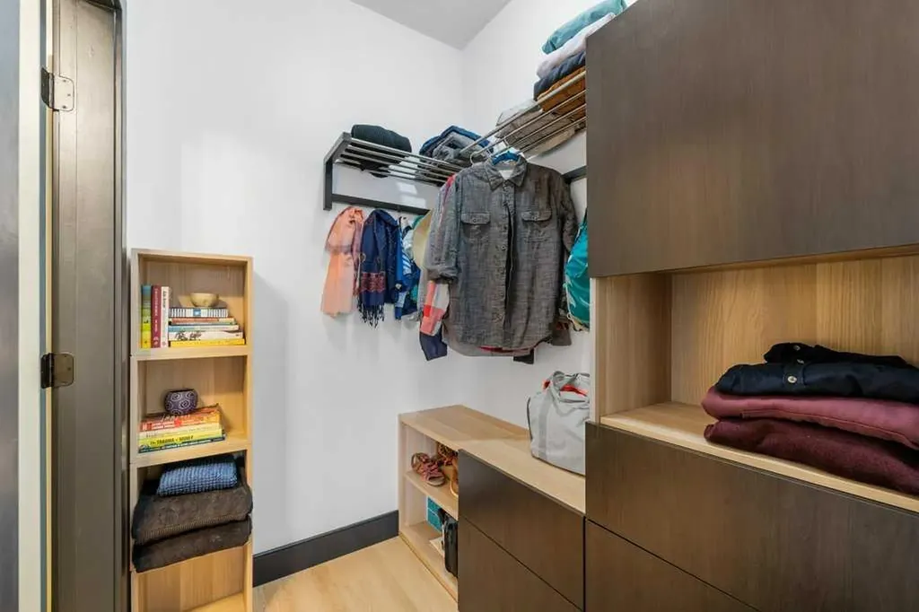 2307 14 Street SW Calgary AB T2T 3T5