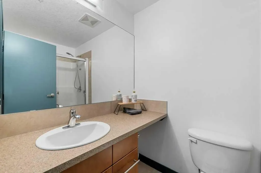 2307 14 Street SW Calgary AB T2T 3T5