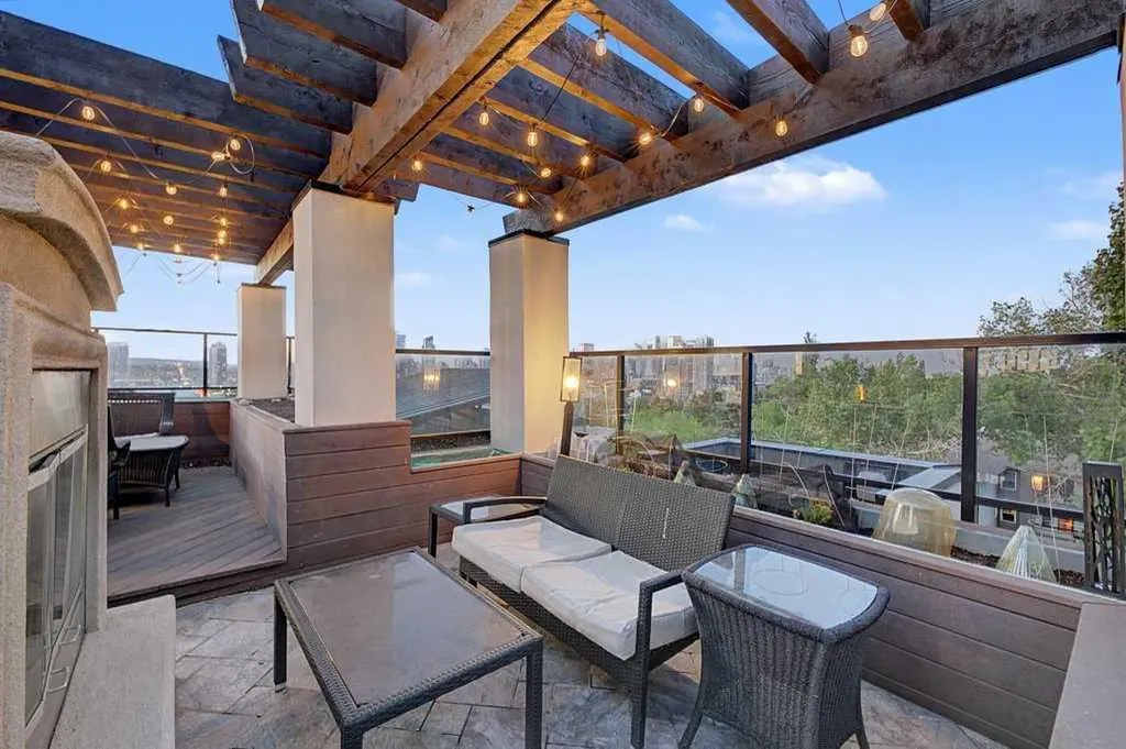 2307 14 Street SW Calgary AB T2T 3T5