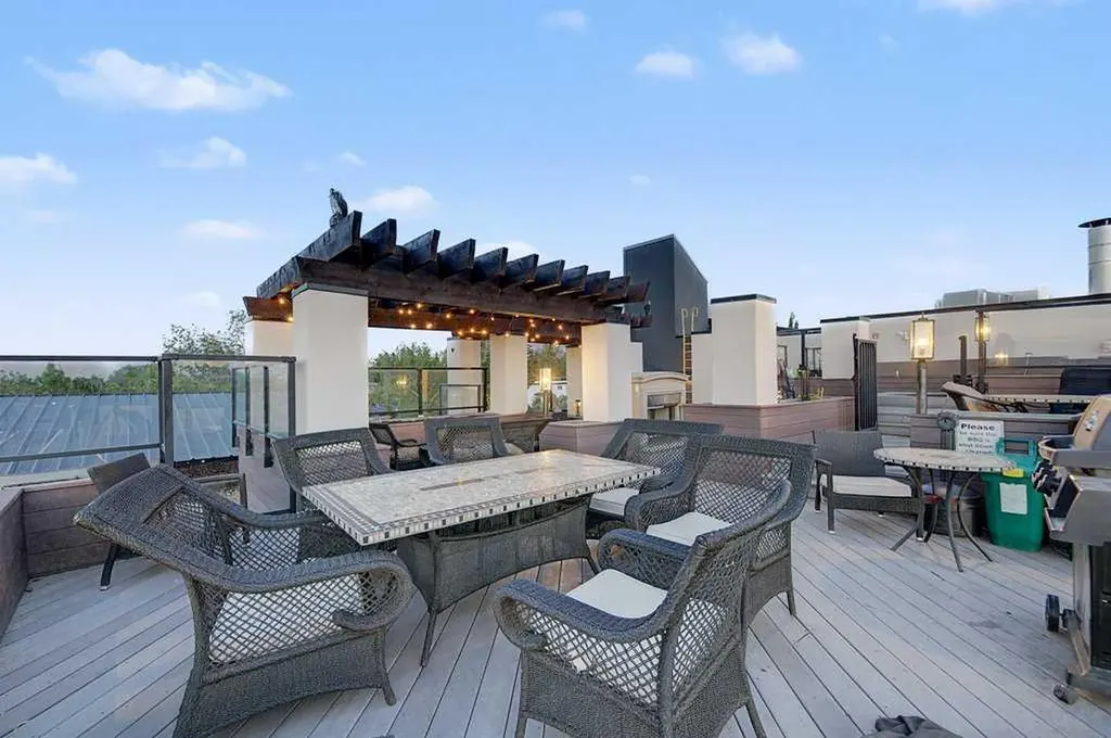 2307 14 Street SW Calgary AB T2T 3T5