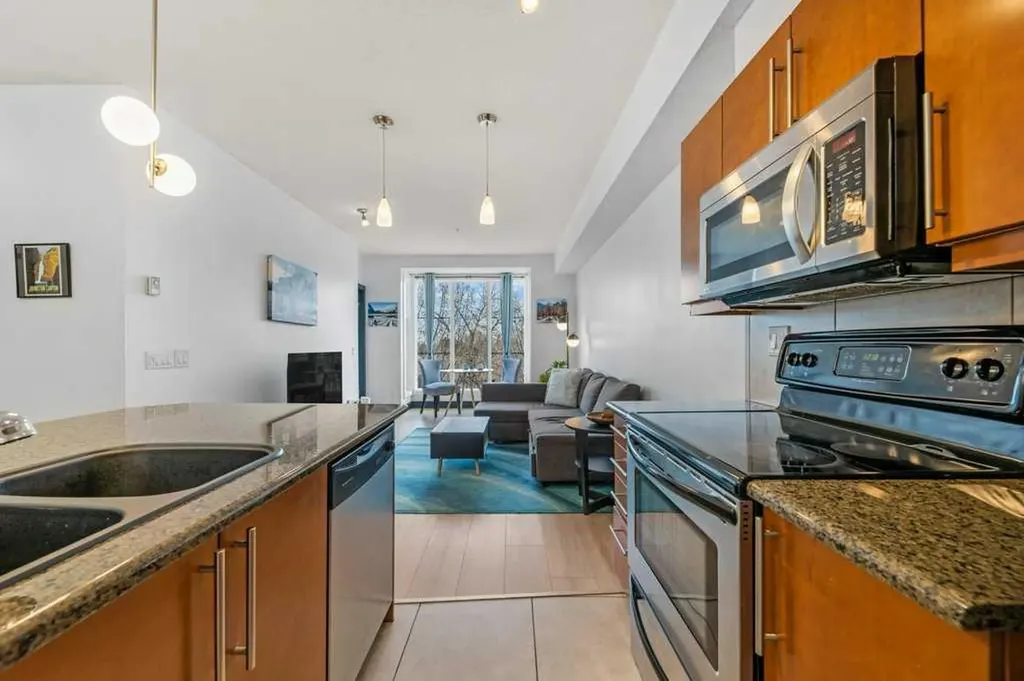 2307 14 Street SW Calgary AB T2T 3T5