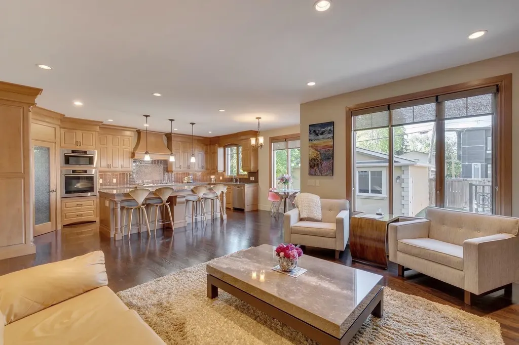 2609 7 Avenue NW Calgary AB T2N 1A6