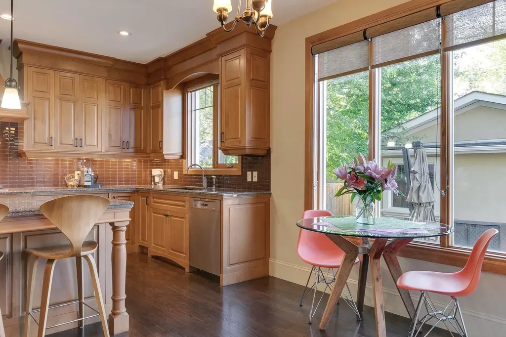 2609 7 Avenue NW Calgary AB T2N 1A6