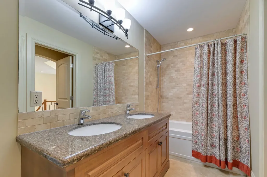 2609 7 Avenue NW Calgary AB T2N 1A6