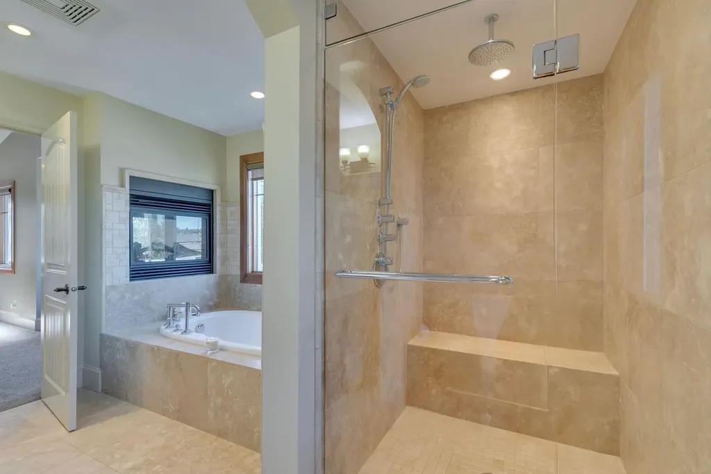 2609 7 Avenue NW Calgary AB T2N 1A6