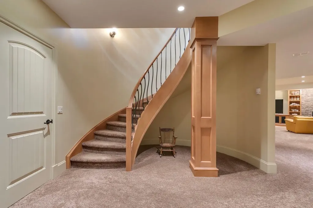 2609 7 Avenue NW Calgary AB T2N 1A6
