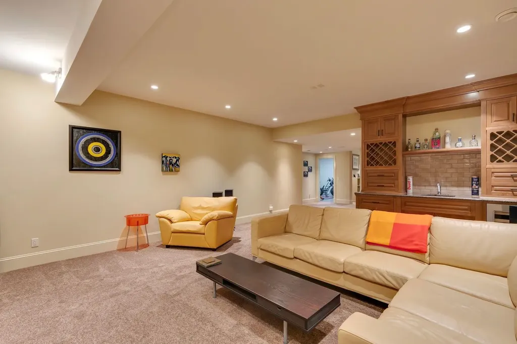 2609 7 Avenue NW Calgary AB T2N 1A6
