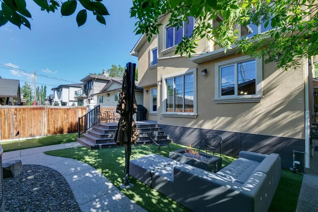 2609 7 Avenue NW Calgary AB T2N 1A6
