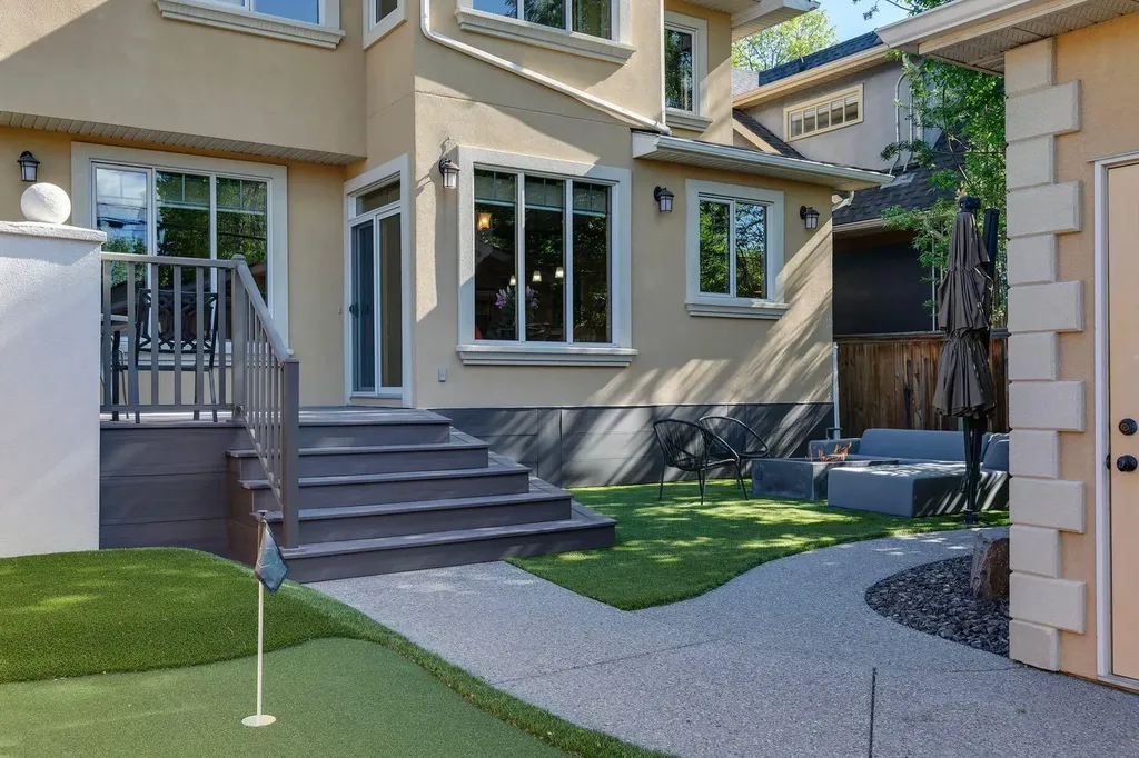 2609 7 Avenue NW Calgary AB T2N 1A6