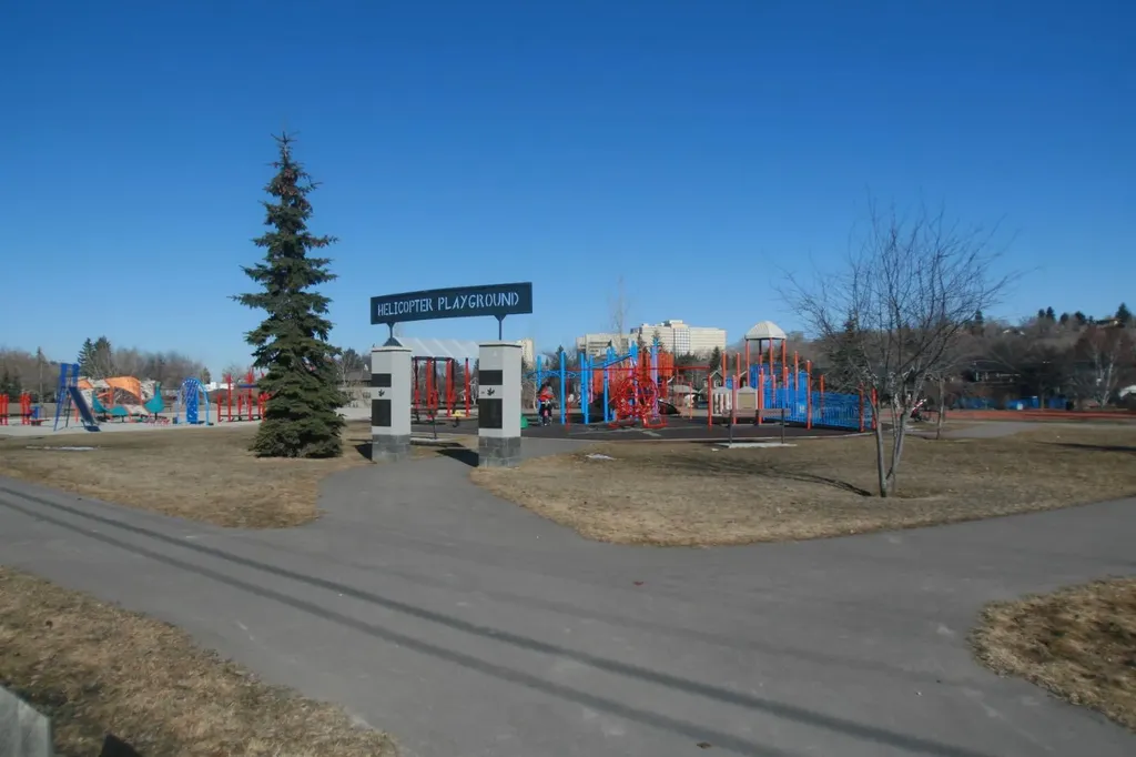 2609 7 Avenue NW Calgary AB T2N 1A6