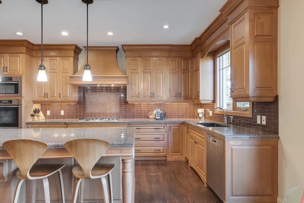 2609 7 Avenue NW Calgary AB T2N 1A6