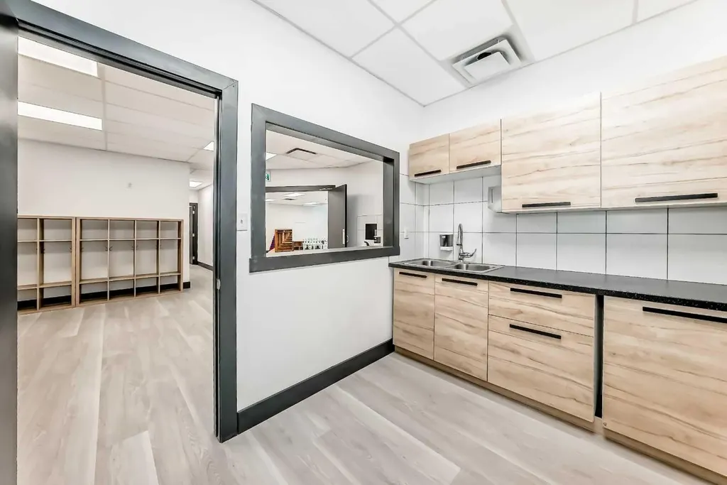 1015 Centre Street NW Calgary AB T2E 2P8