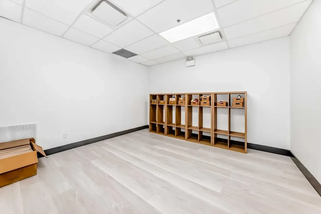 1015 Centre Street NW Calgary AB T2E 2P8