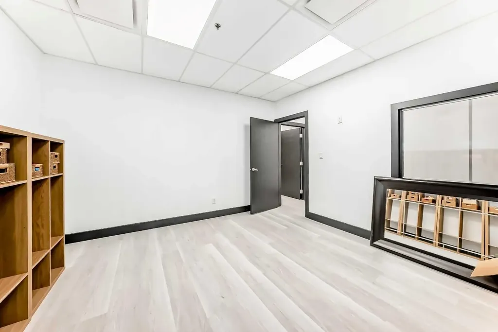 1015 Centre Street NW Calgary AB T2E 2P8