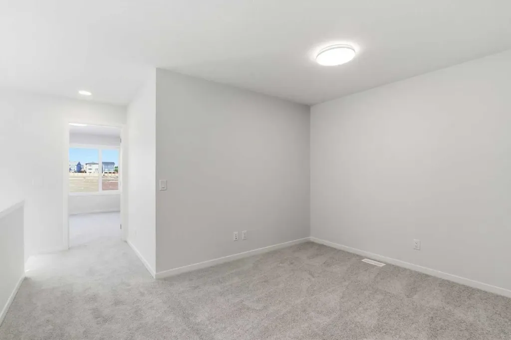 107 Royston Way NW Calgary AB T3L 0M4