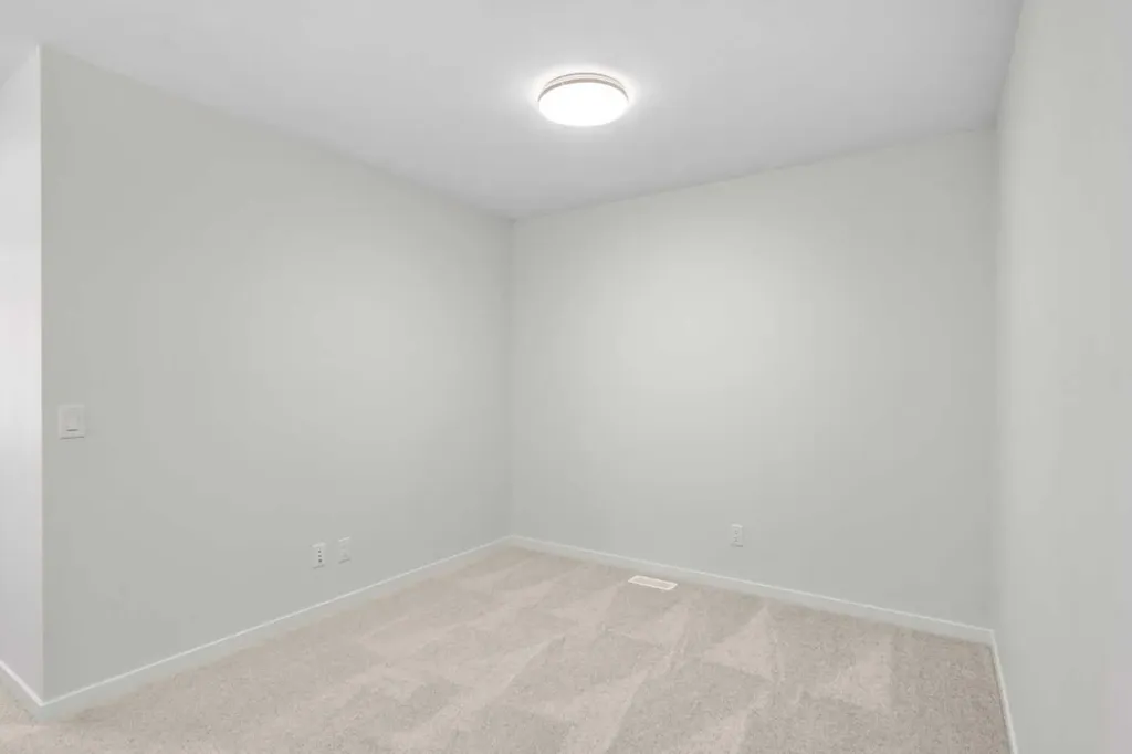107 Royston Way NW Calgary AB T3L 0M4
