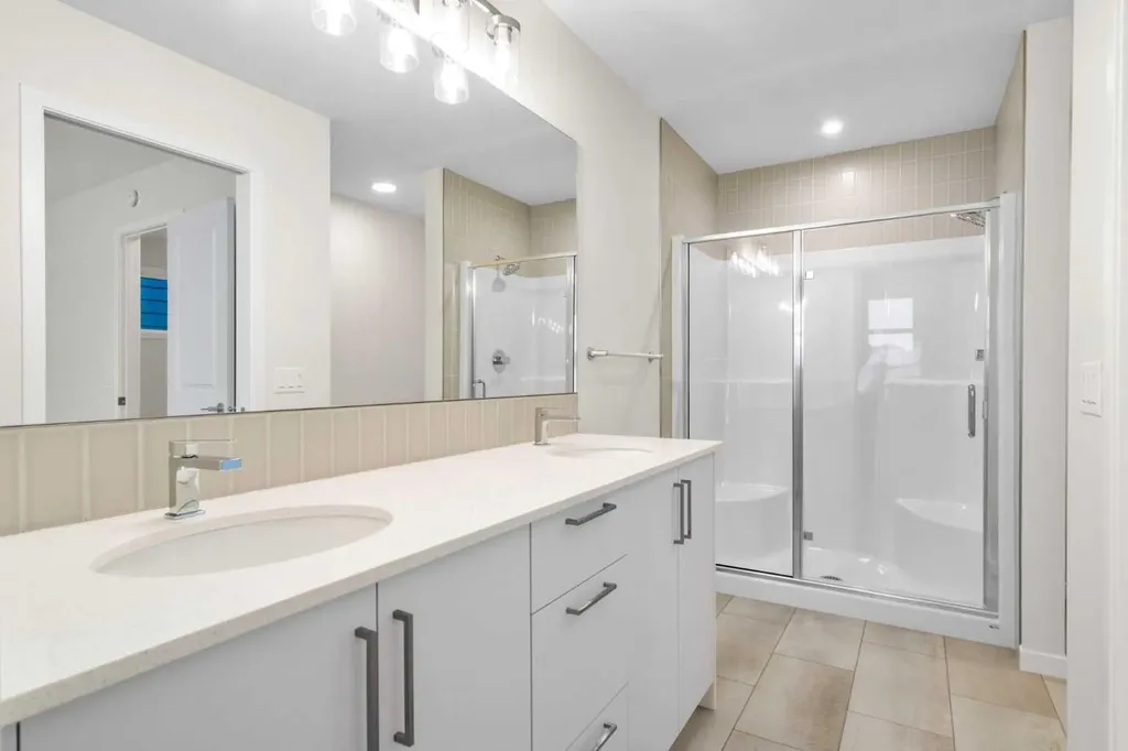 107 Royston Way NW Calgary AB T3L 0M4