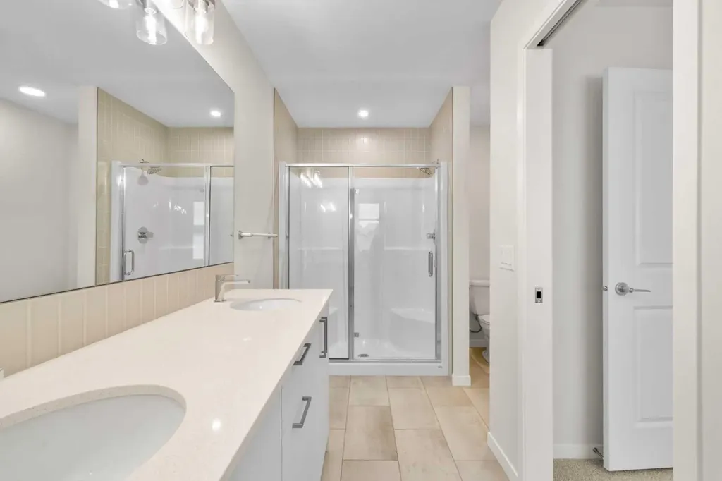 107 Royston Way NW Calgary AB T3L 0M4