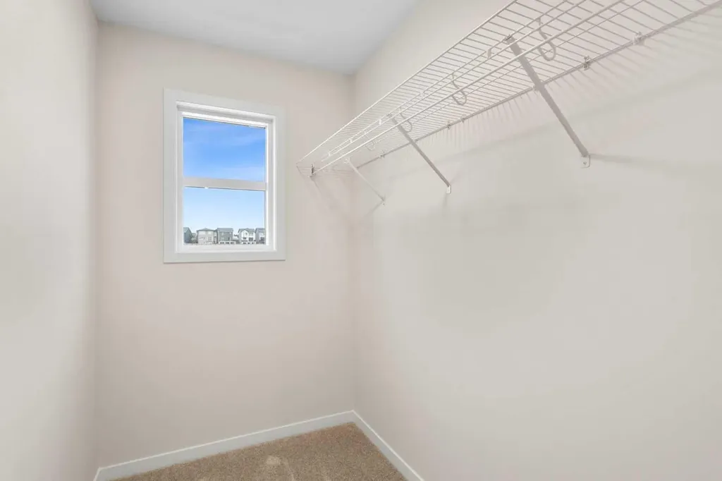 107 Royston Way NW Calgary AB T3L 0M4