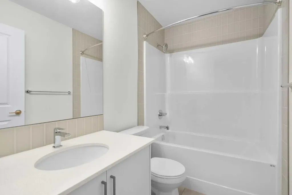 107 Royston Way NW Calgary AB T3L 0M4
