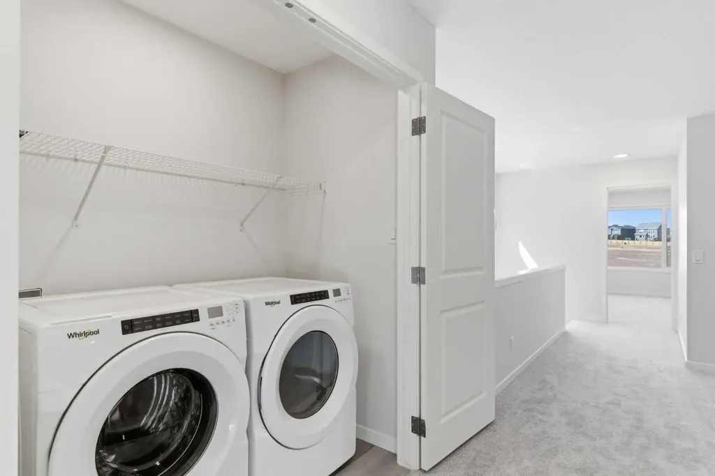107 Royston Way NW Calgary AB T3L 0M4