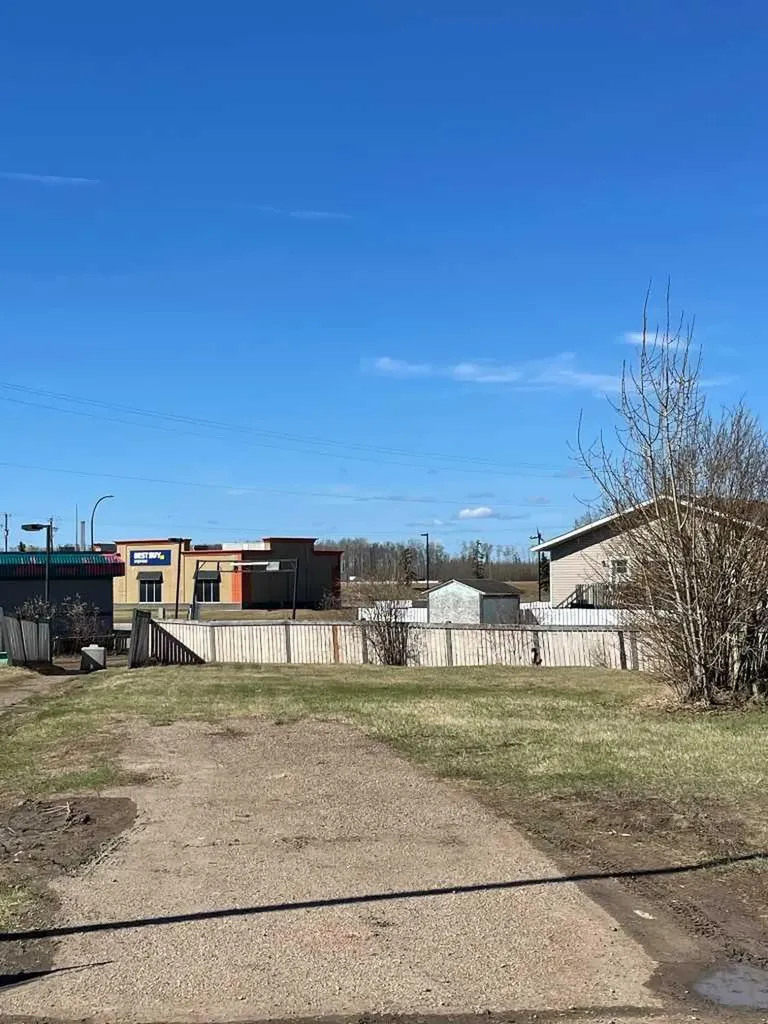 20 Deerglen Trailer Park High Level AB T0H 1Z0