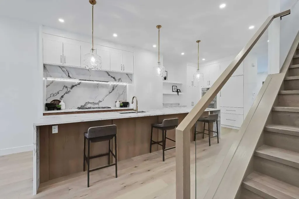 2720 5 Avenue NW Calgary AB T2N 0T8