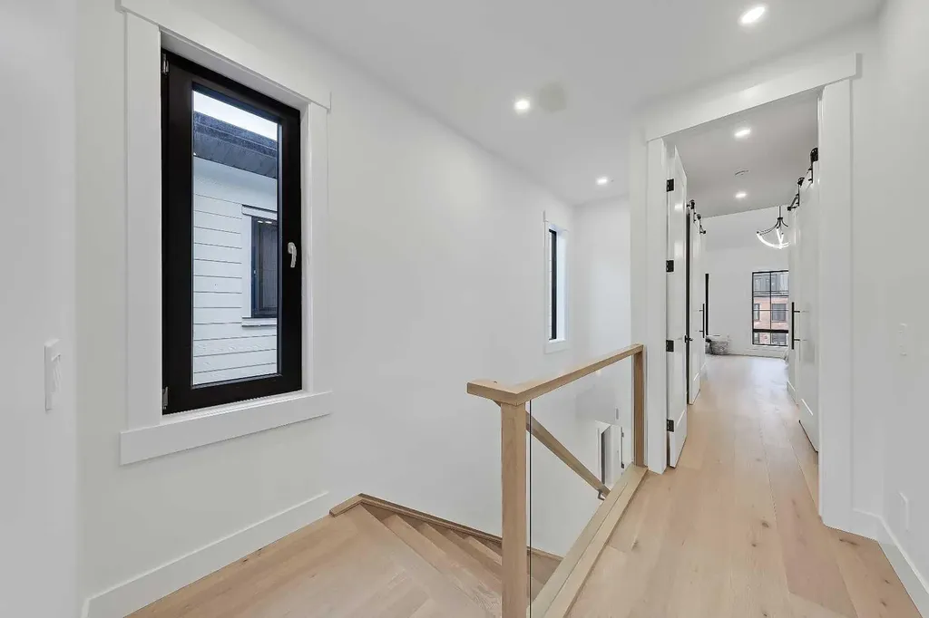 2720 5 Avenue NW Calgary AB T2N 0T8