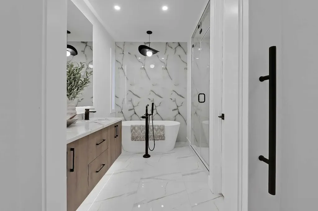 2720 5 Avenue NW Calgary AB T2N 0T8