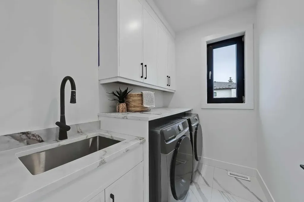 2720 5 Avenue NW Calgary AB T2N 0T8