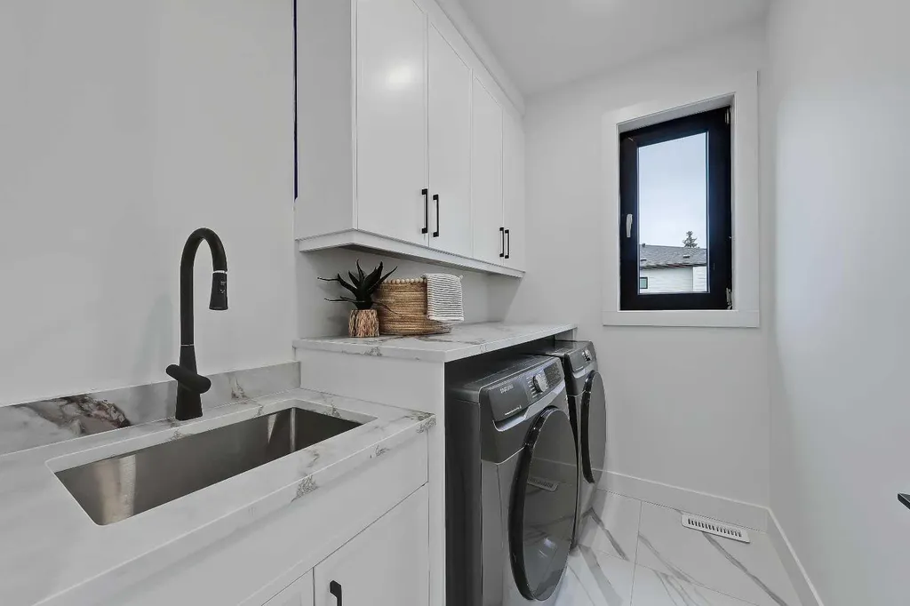 2720 5 Avenue NW Calgary AB T2N 0T8