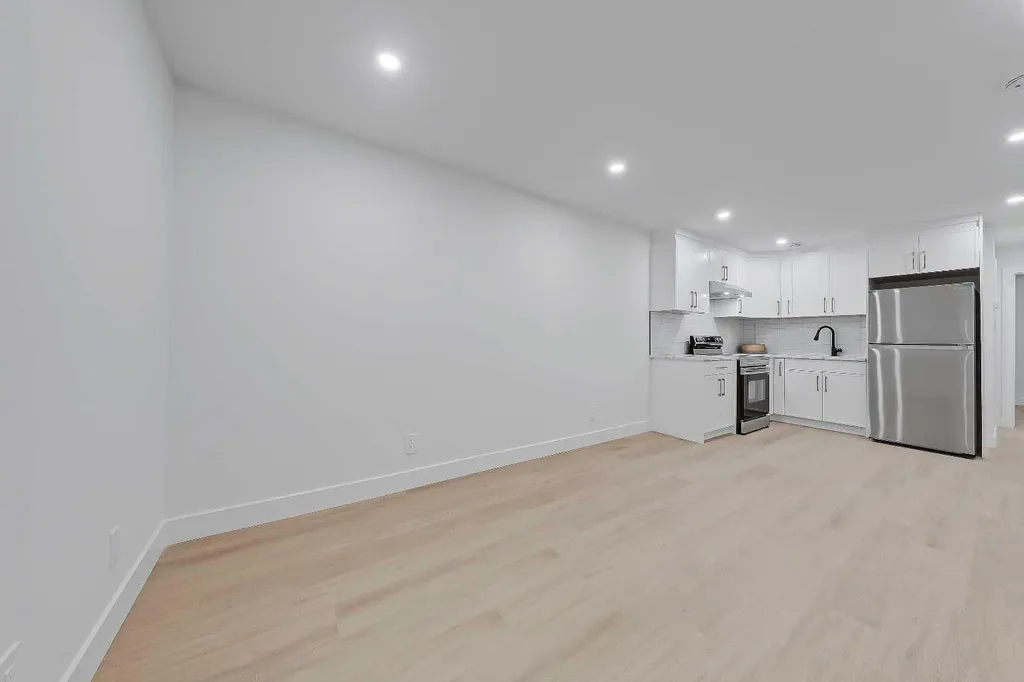 2720 5 Avenue NW Calgary AB T2N 0T8