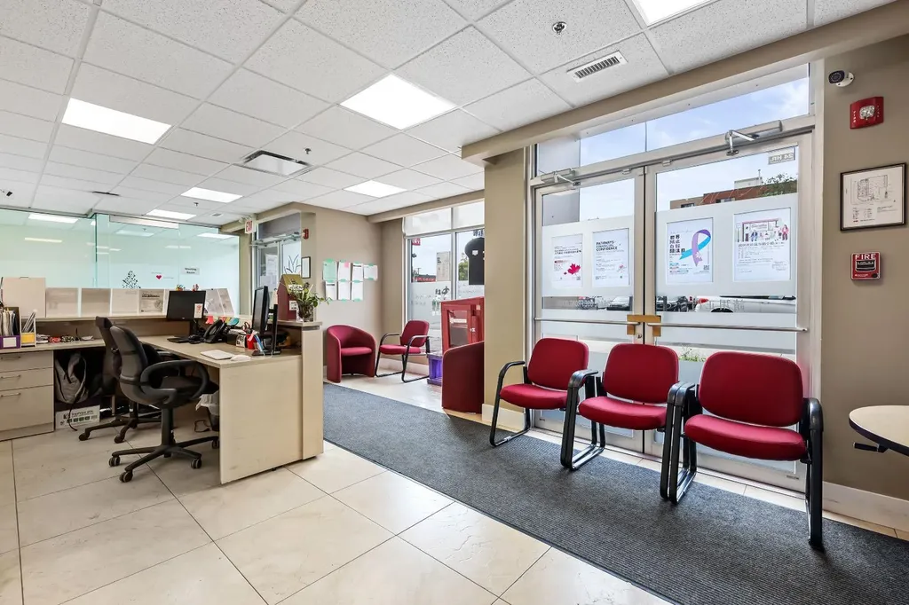 1406 Centre Street N Calgary AB T2E 2Z9
