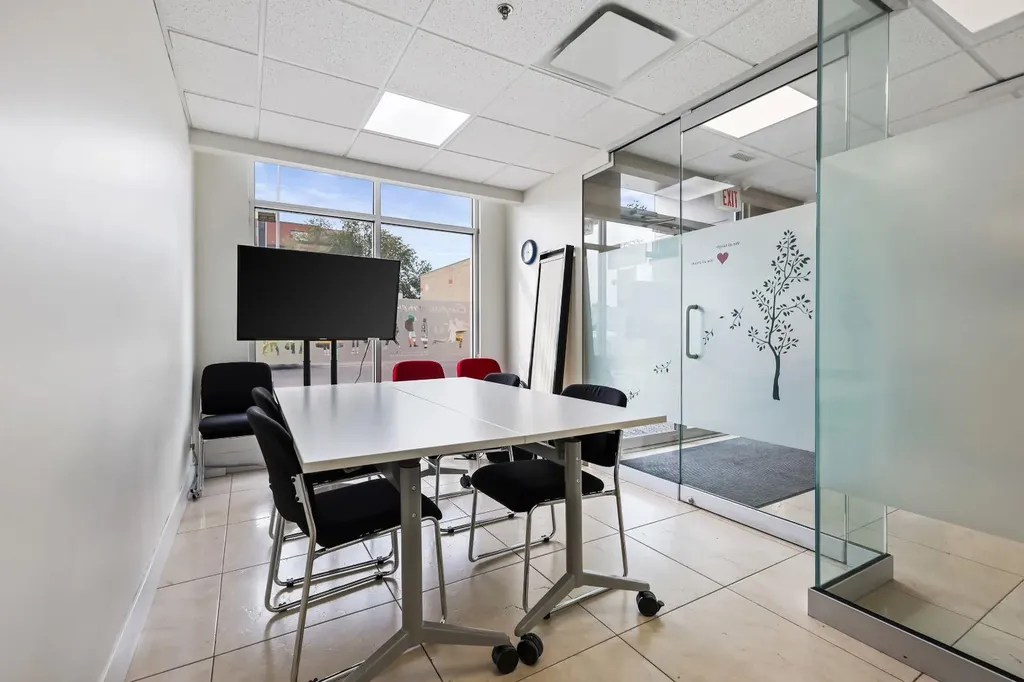 1406 Centre Street N Calgary AB T2E 2Z9