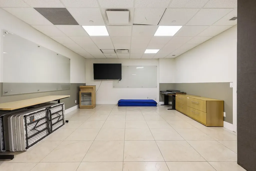 1406 Centre Street N Calgary AB T2E 2Z9