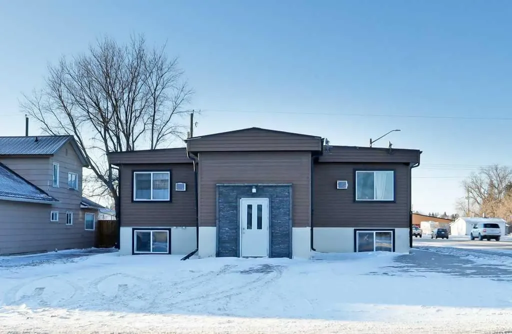 135 1 Street E Brooks AB T1R1B7
