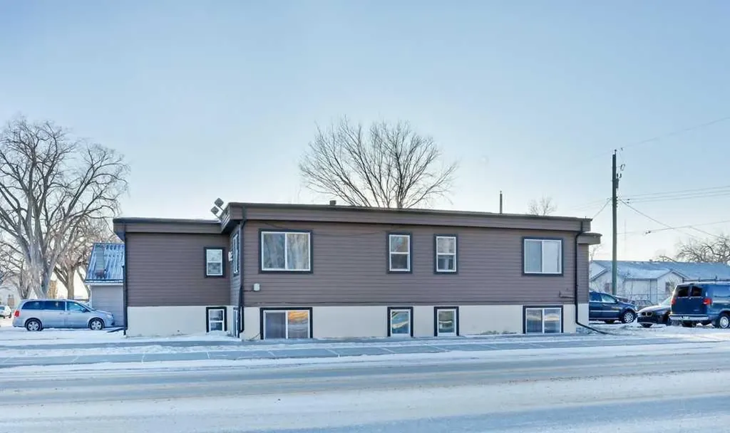 135 1 Street E Brooks AB T1R1B7