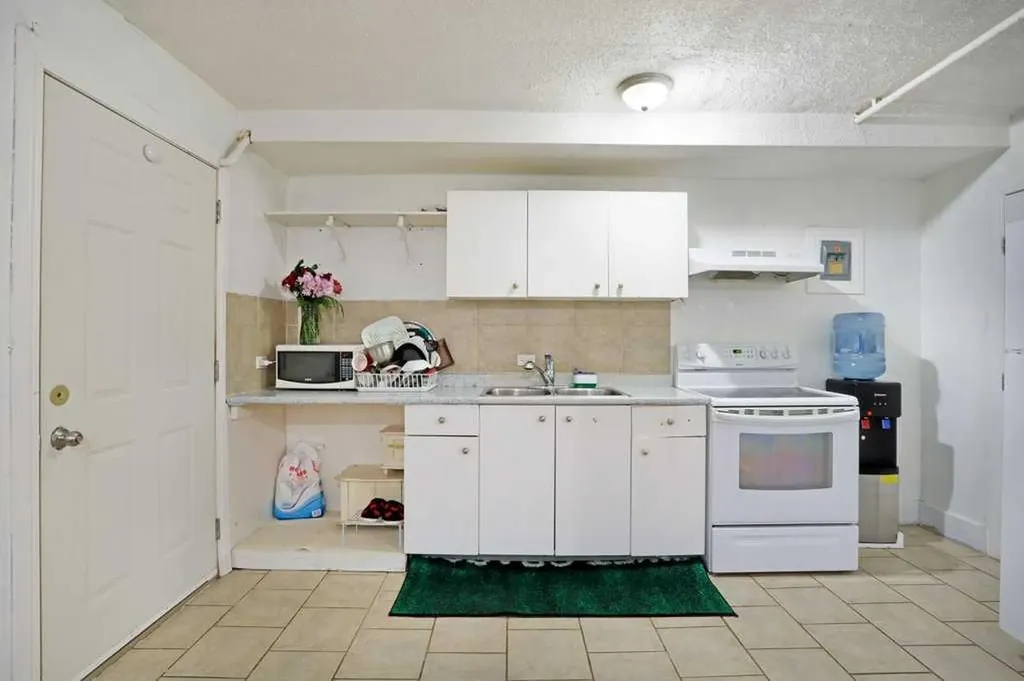 135 1 Street E Brooks AB T1R1B7