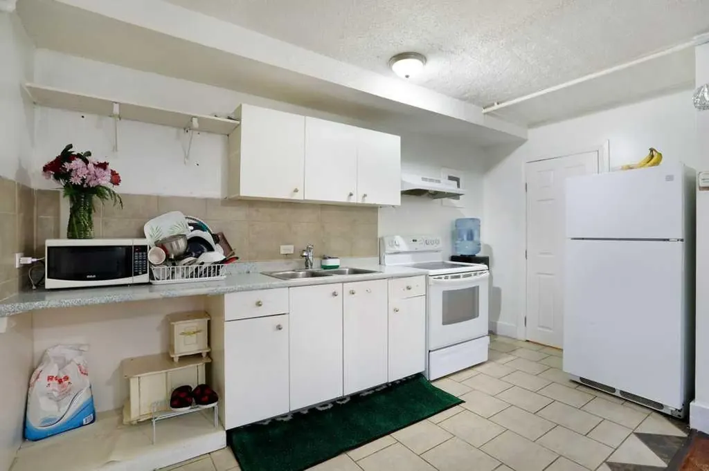 135 1 Street E Brooks AB T1R1B7