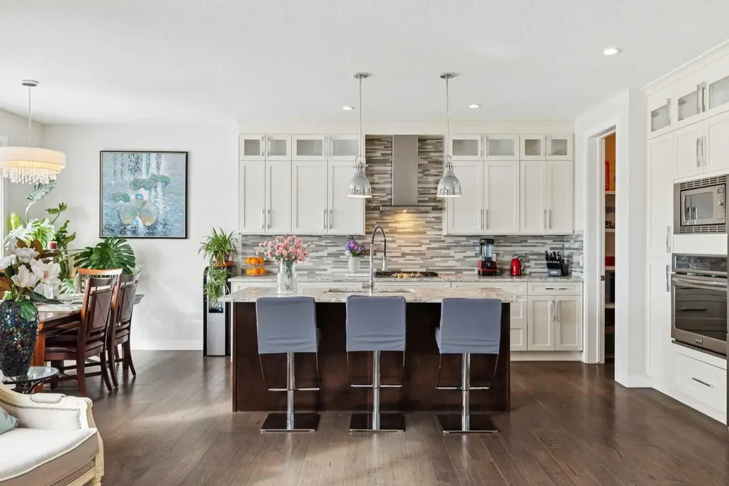 176 Cranarch Crescent SE Calgary AB T3M 2J2