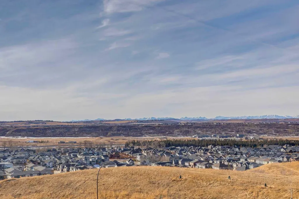 176 Cranarch Crescent SE Calgary AB T3M 2J2