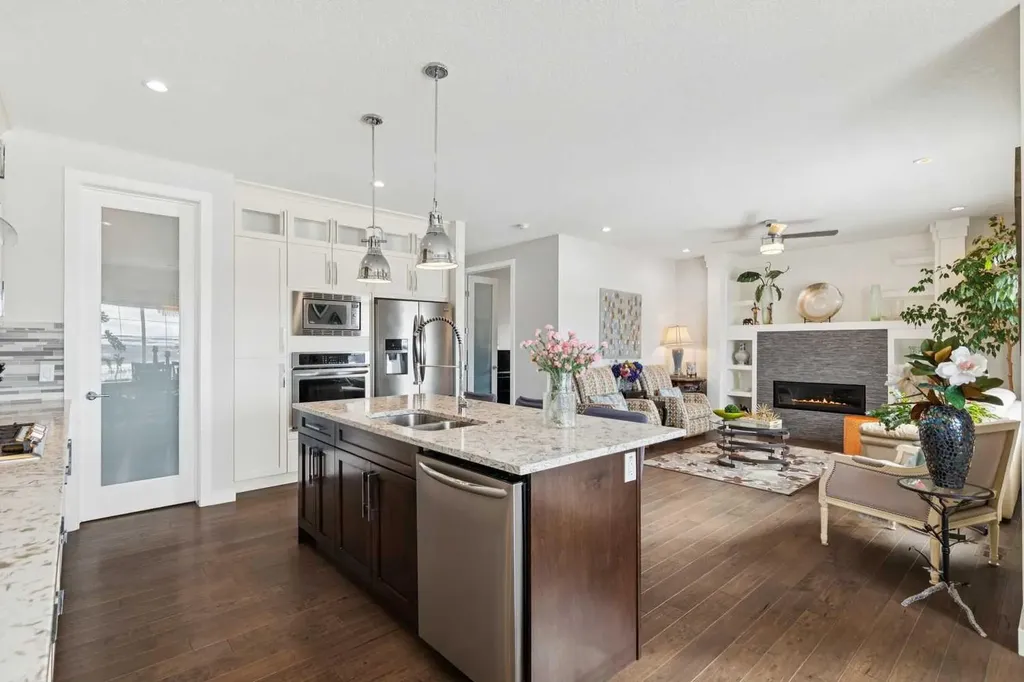 176 Cranarch Crescent SE Calgary AB T3M 2J2