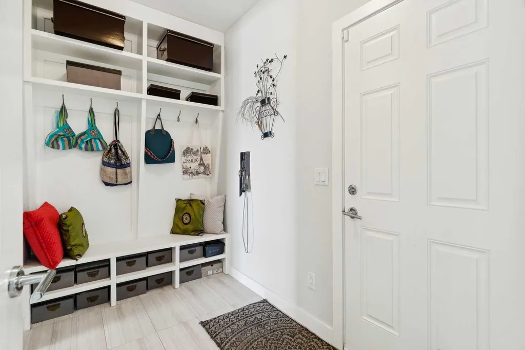 176 Cranarch Crescent SE Calgary AB T3M 2J2