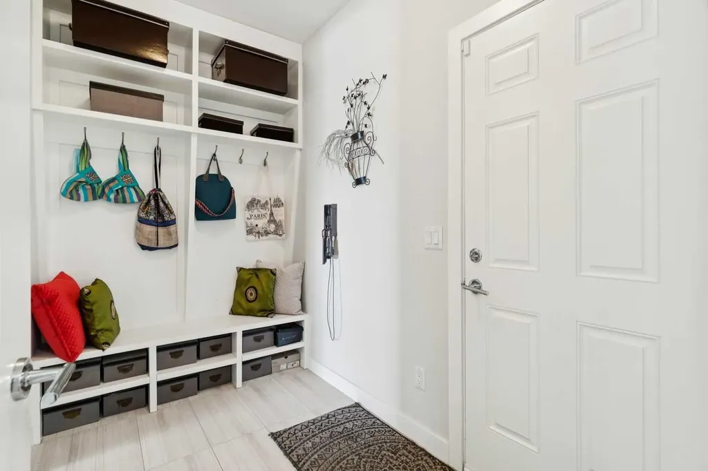 176 Cranarch Crescent SE Calgary AB T3M 2J2