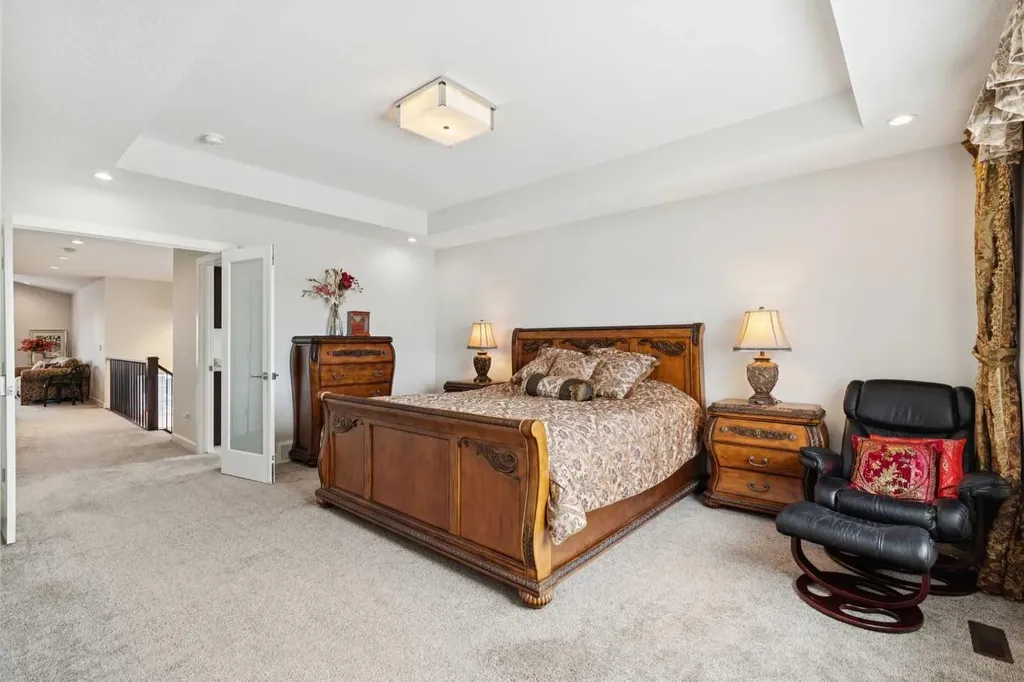 176 Cranarch Crescent SE Calgary AB T3M 2J2