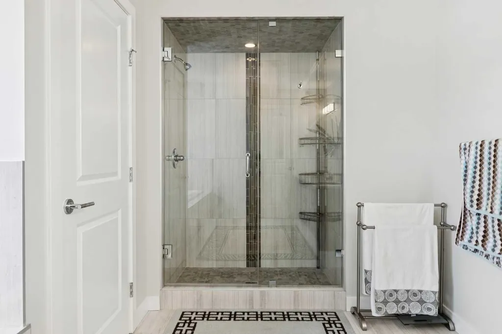 176 Cranarch Crescent SE Calgary AB T3M 2J2