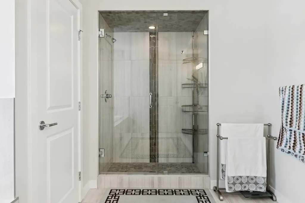 176 Cranarch Crescent SE Calgary AB T3M 2J2