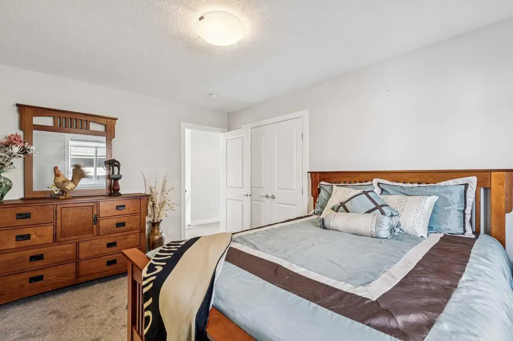 176 Cranarch Crescent SE Calgary AB T3M 2J2